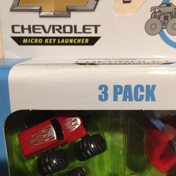 3 Pack Red blue orangeChevrolet Micro Key LauncherColorado pre-runnerChevy - Picture 6 of 12